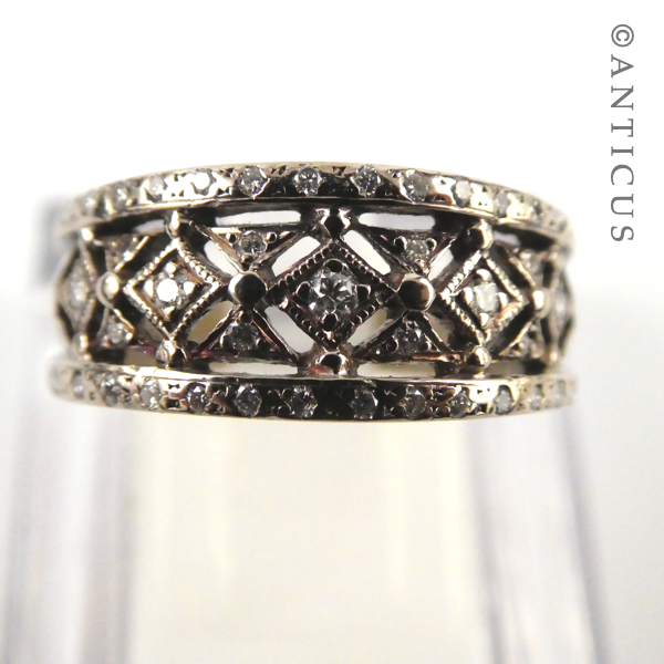 18ct Gold and Diamond Fancy Ring.