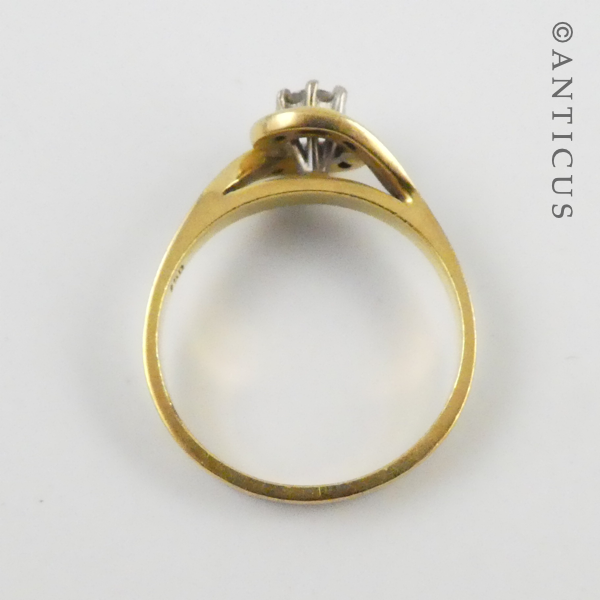 18ct Gold Cross-Over Cluster Ring.