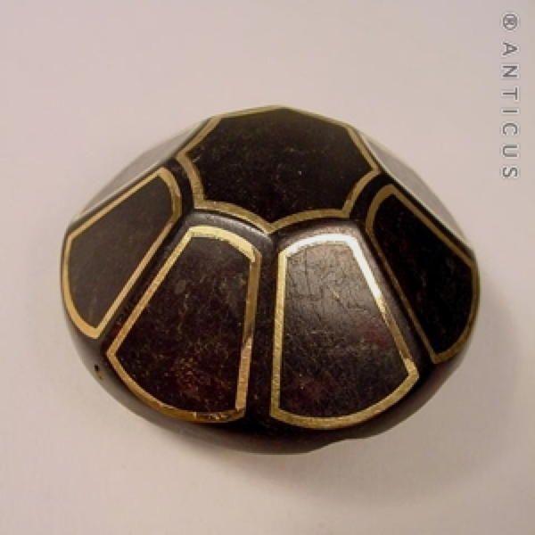 Tortoiseshell Pique Brooch.