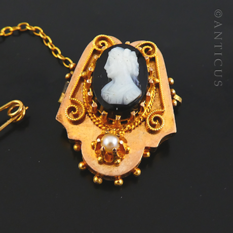 Victorian Gold, Hardstone Cameo & Pearl Brooch.