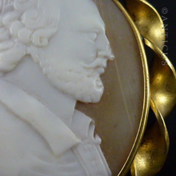 Victorian Cameo Brooch of Shakespeare, Pinchbeck Frame.