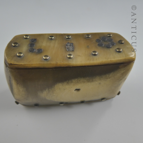 Small Vernacular Georgian Horn Snuff Box.
