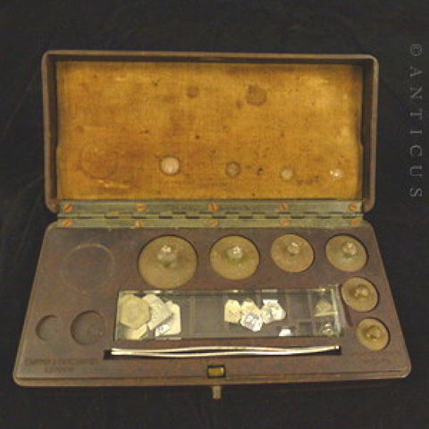 Vintage set of Microid Metric Weights in Bakelite Fitted Box.