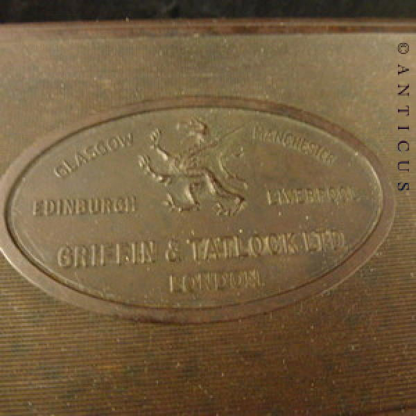 Vintage set of Microid Metric Weights in Bakelite Fitted Box.