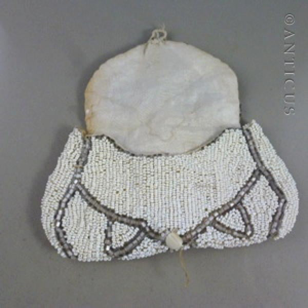 Small Beaded Evening Purse, Early 20th Century.