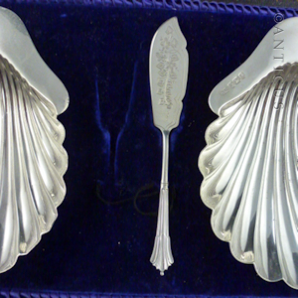 Pair of Sterling Silver Butter Shells, Cased.