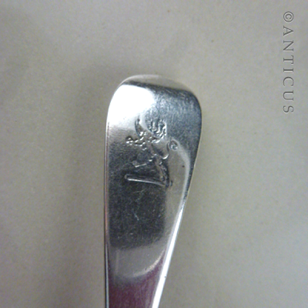 Set of 4 Victorian Salt Spoons, Armorials, 1862.