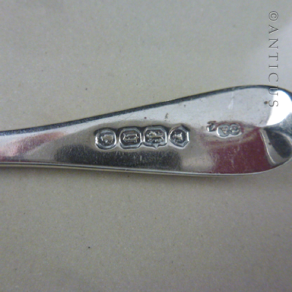 Set of 4 Victorian Salt Spoons, Armorials, 1862.