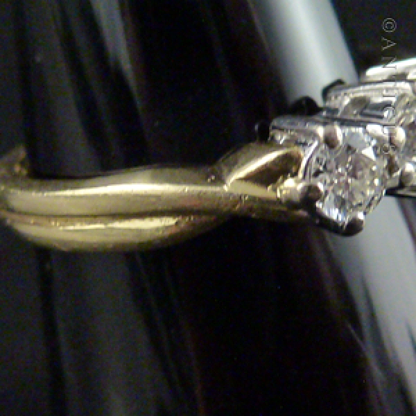 18ct Gold and Three Stone Diamond Ring.
