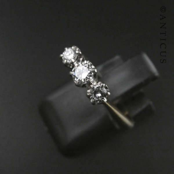 Vintage 18ct Gold, 3 Diamond Ring.