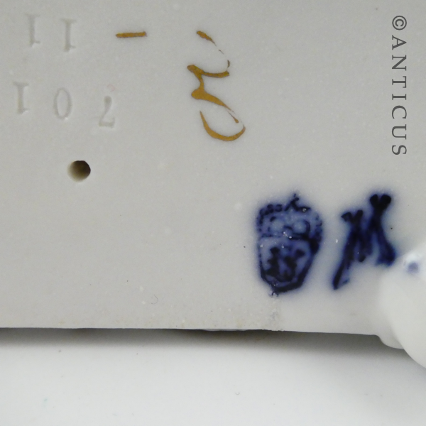 Three European Figurines, Damage.