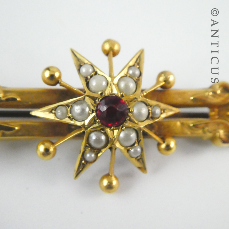 Late Victorian/Edwardian Bar Brooch, Gold and Garnet.