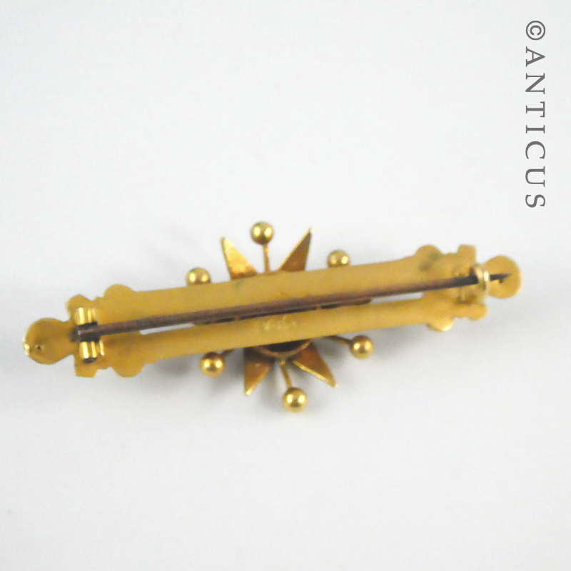 Late Victorian/Edwardian Bar Brooch, Gold and Garnet.