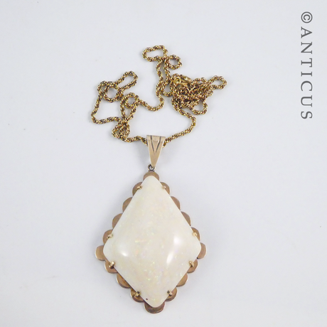 Stunning Large Opal and Gold Pendant on 18ct Chain.