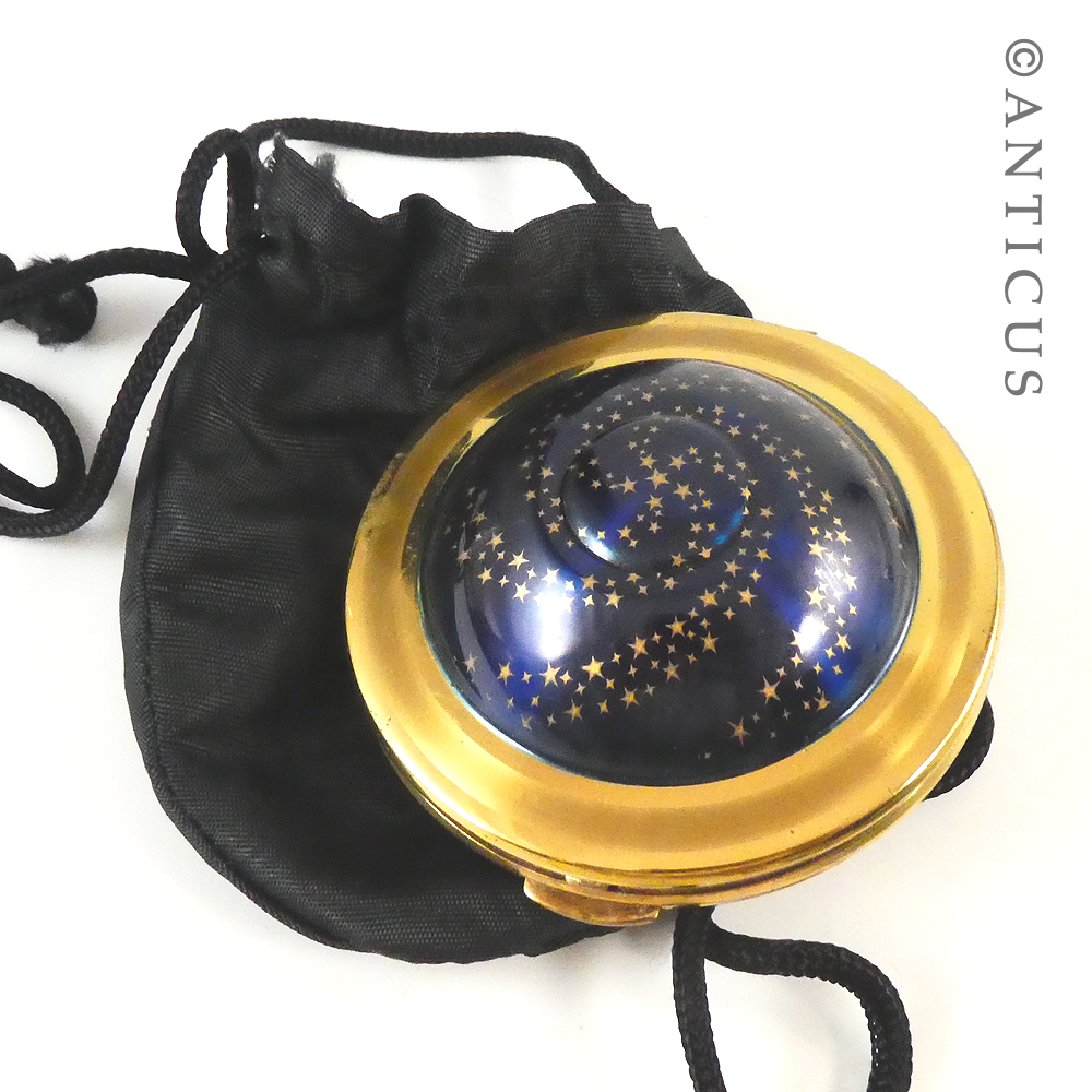 Kigu Flying Saucer Compact.