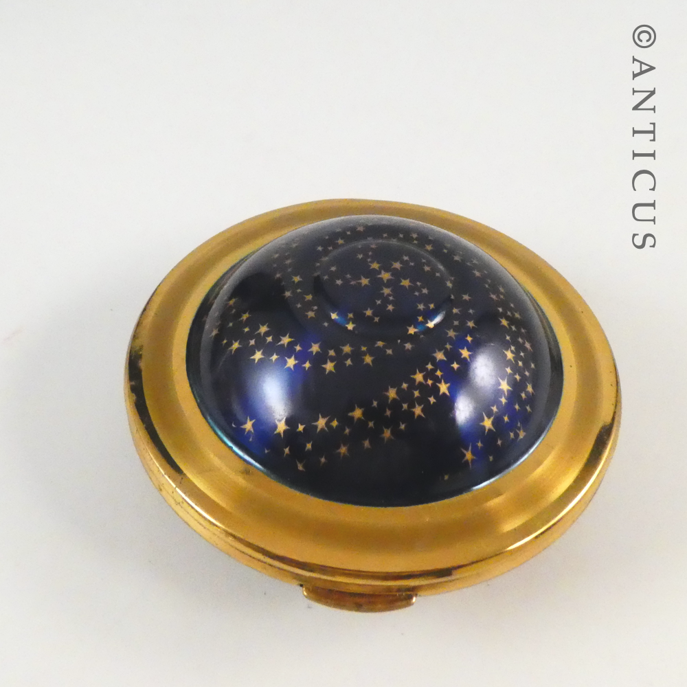 Kigu Flying Saucer Compact.