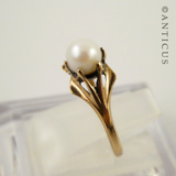 Gold and Pearl Vintage Ring.