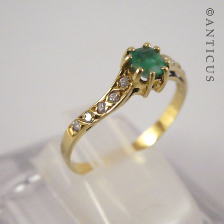 18ct Gold Emerald & Diamond Ring.