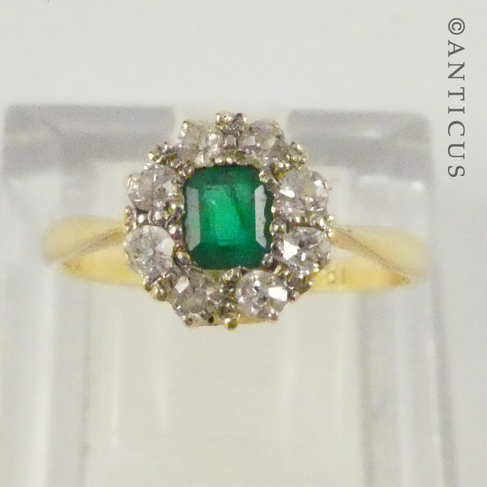 18ct Gold Diamond and Emerald Cluster Ring.