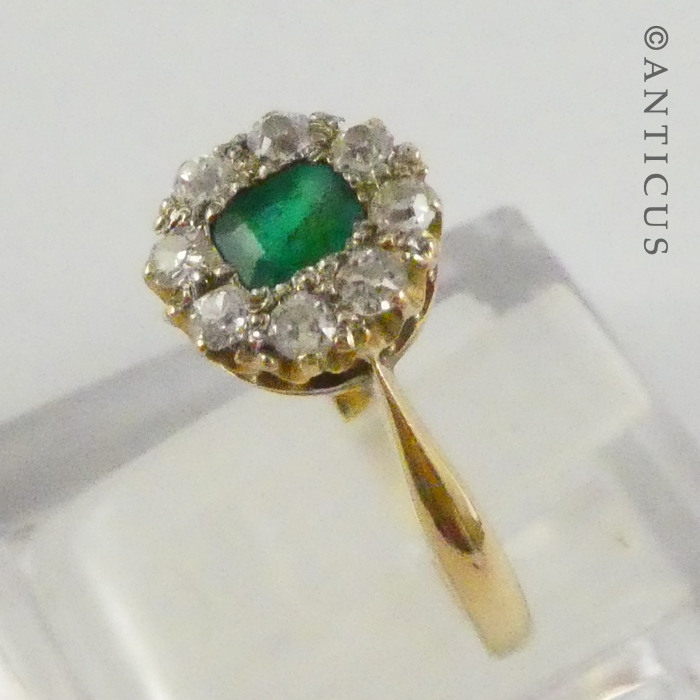 18ct Gold Diamond and Emerald Cluster Ring.