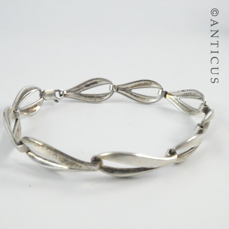 Oval Link Sterling Silver Bracelet.