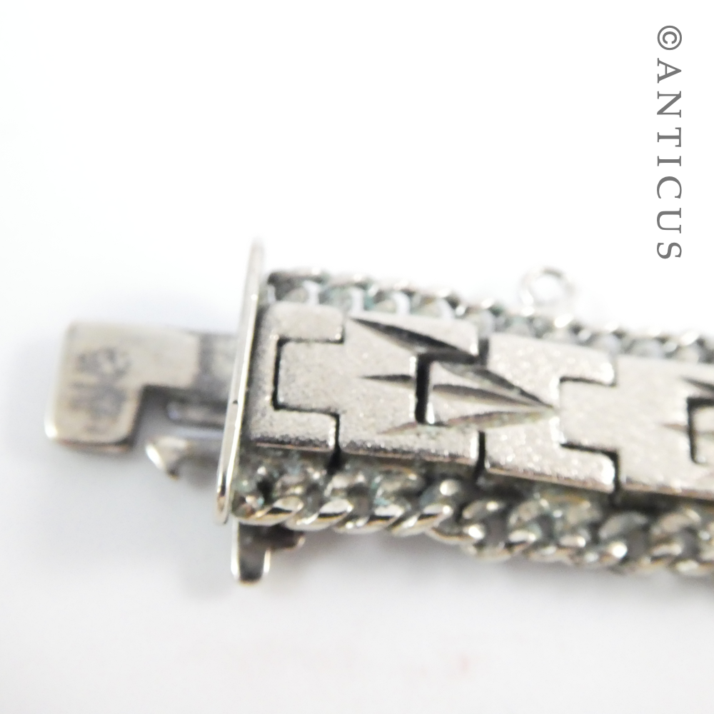 Retro Style Silver Bracelet.