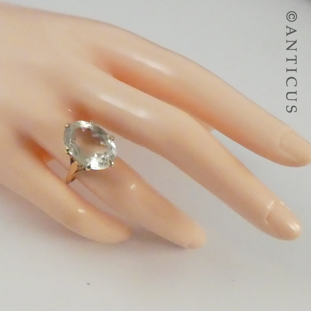 Vintage Pale Green Amethyst & Gold Ring.