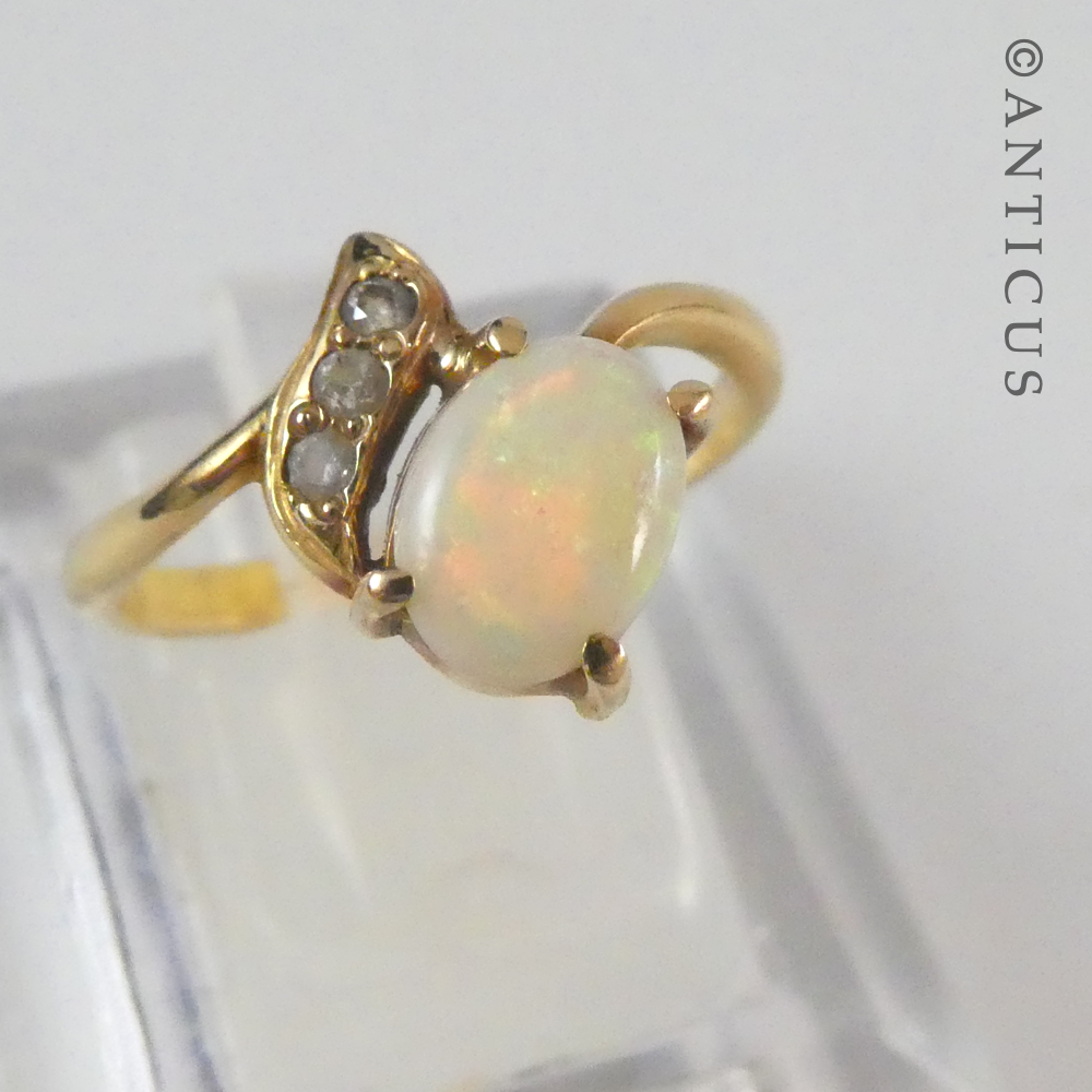 18ct Gold and Opal Ring.