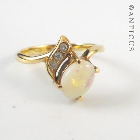 18ct Gold and Opal Ring.
