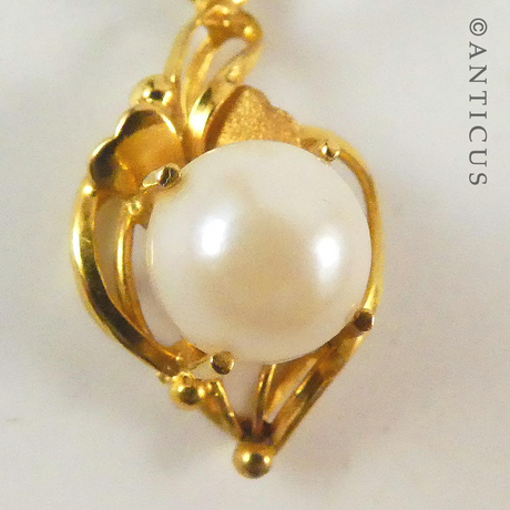 Cultured Pearl Pendant  with Gold Plated Mount.