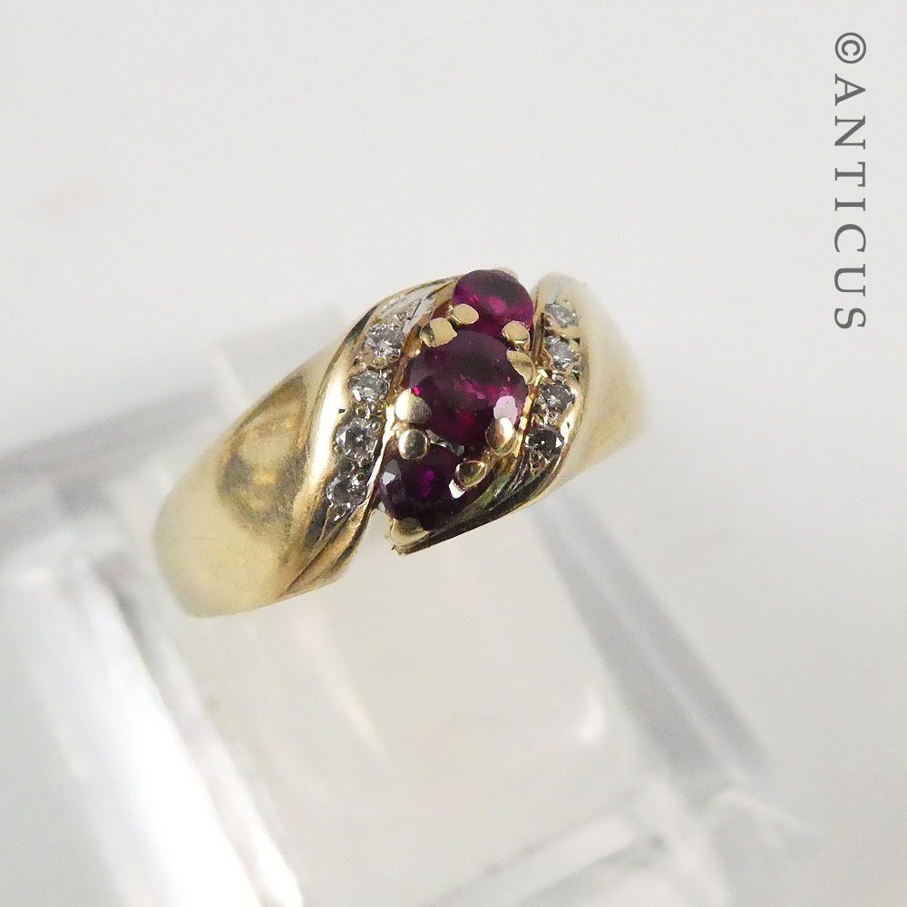 Vintage Gold, Diamond and Ruby Ring.