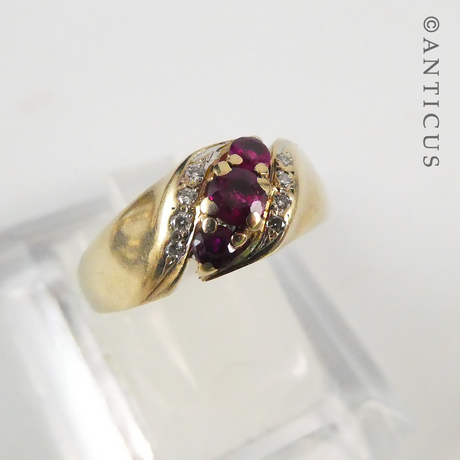 Vintage Gold, Diamond and Ruby Ring.