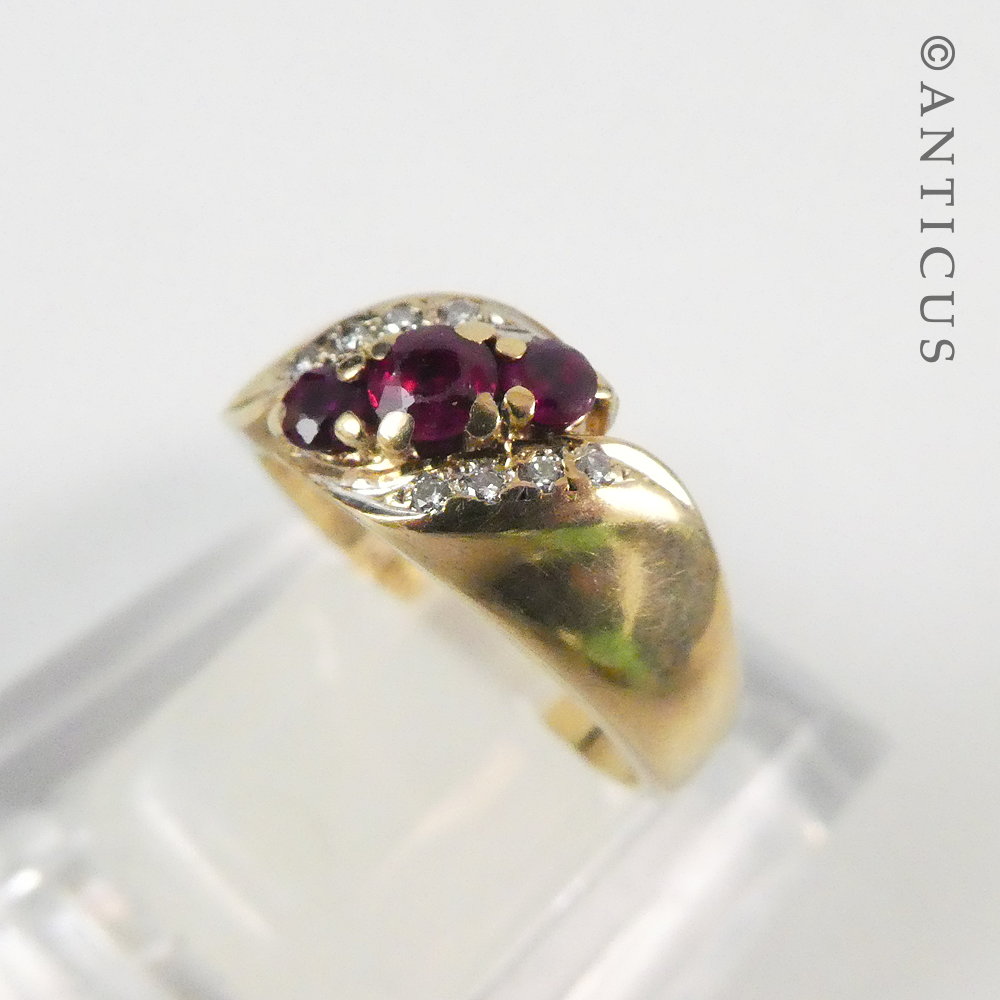 Vintage Gold, Diamond and Ruby Ring.