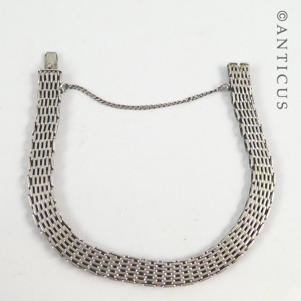 Silver Gatelink Style Bracelet.
