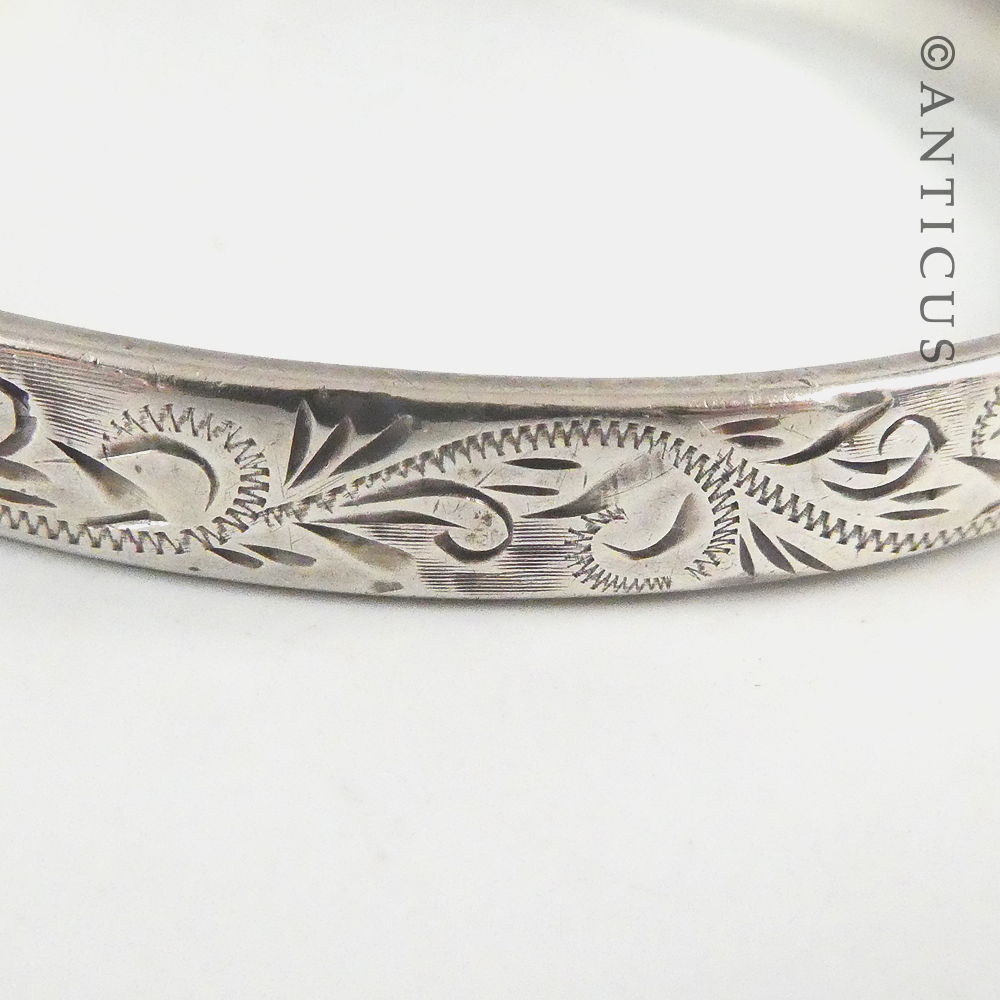 Vintage Sterling Silver Bangle, Engraved Design.