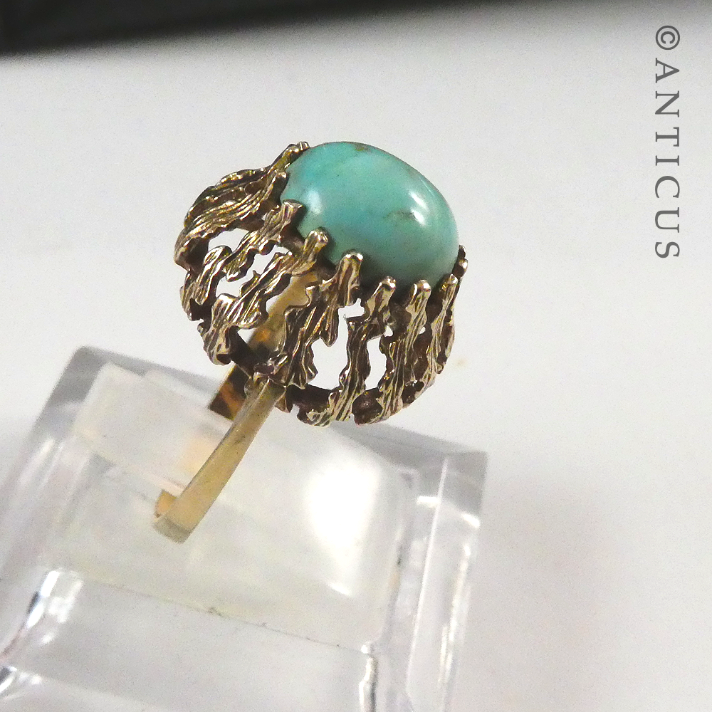 Retro Gold and Turquoise Ring.