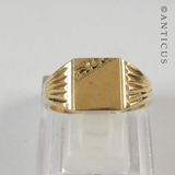 Man's Gold Signet Ring.