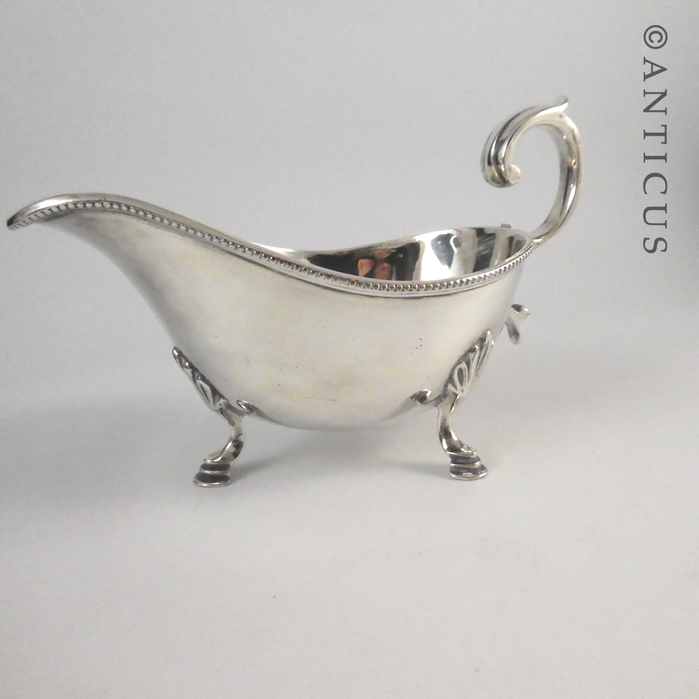 Elegant Vintage Sauce Boat.