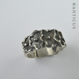 Silver Band Ring, Flower Heads Design.