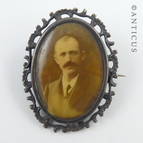 Victorian Photo Brooch.