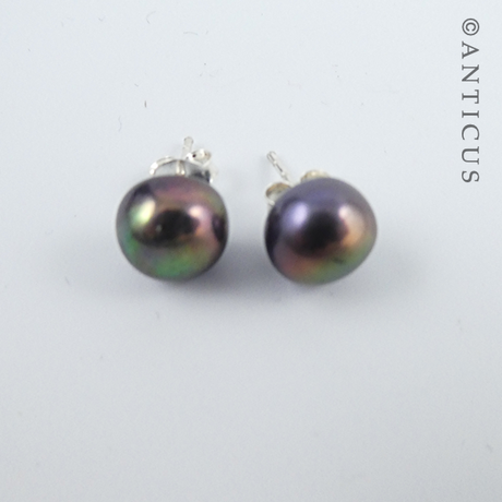 Black Pearl Stud Earrings.
