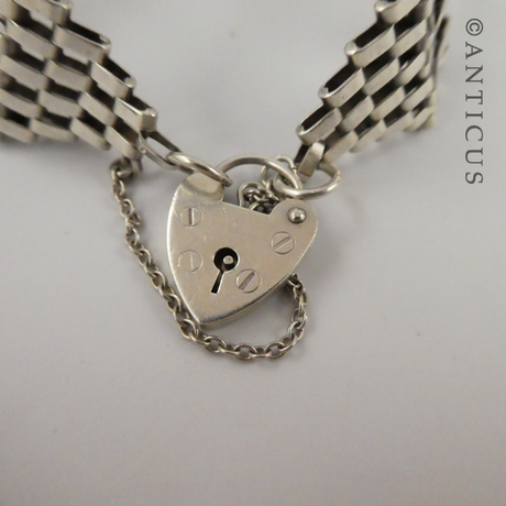 Silver Vintage Gatelink Bracelet.