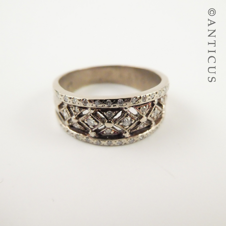 18ct Gold and Diamond Fancy Ring.