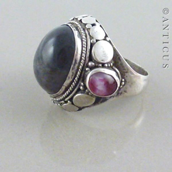 Silver and Agate Vintage Folk Ring. – Anticus Antiques