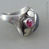 Silver and Agate Vintage Folk Ring.
