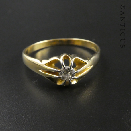 Vintage 18ct Gold and Diamond Ring.