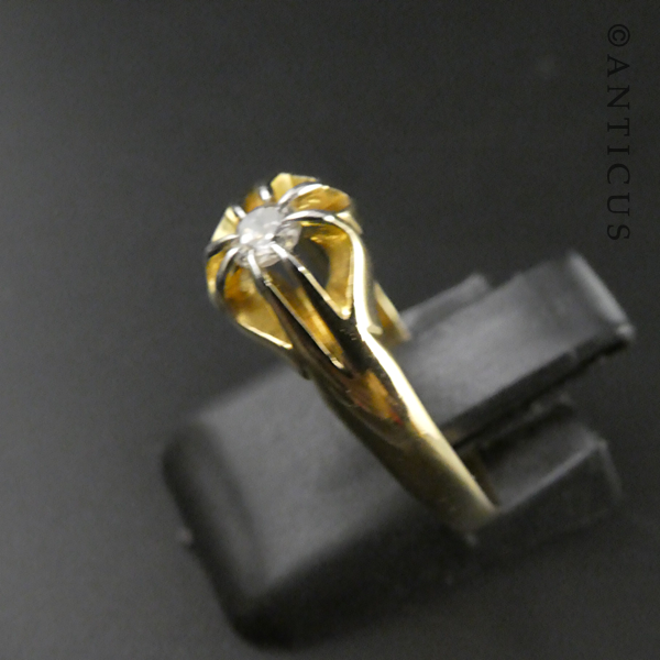 Vintage 18ct Gold and Diamond Ring.