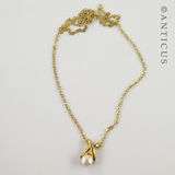 Pearl and Gold Plated Pendant on Chain.