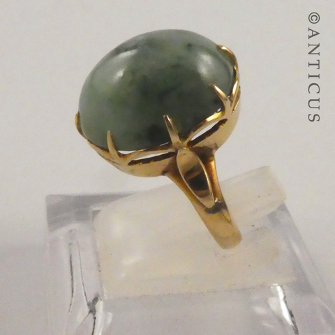 18ct Gold and Green Agate Ring.