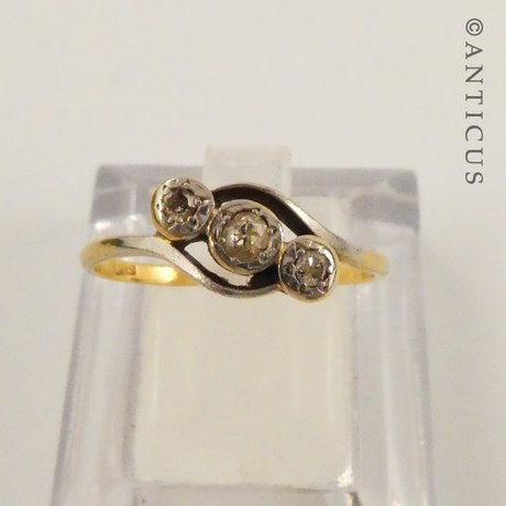 18ct Gold, Cross-Over Diamond Ring.